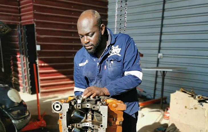 Rens Shilongo a young artisan and owner of automotive enterprise Mekemo Trading received skills-based finance for young artisans to purchase tools and equipment that will assist it to expand its business. The company employs four mechanics and two panel beaters.